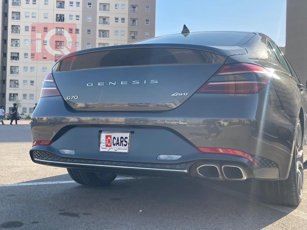 Genesis G70
